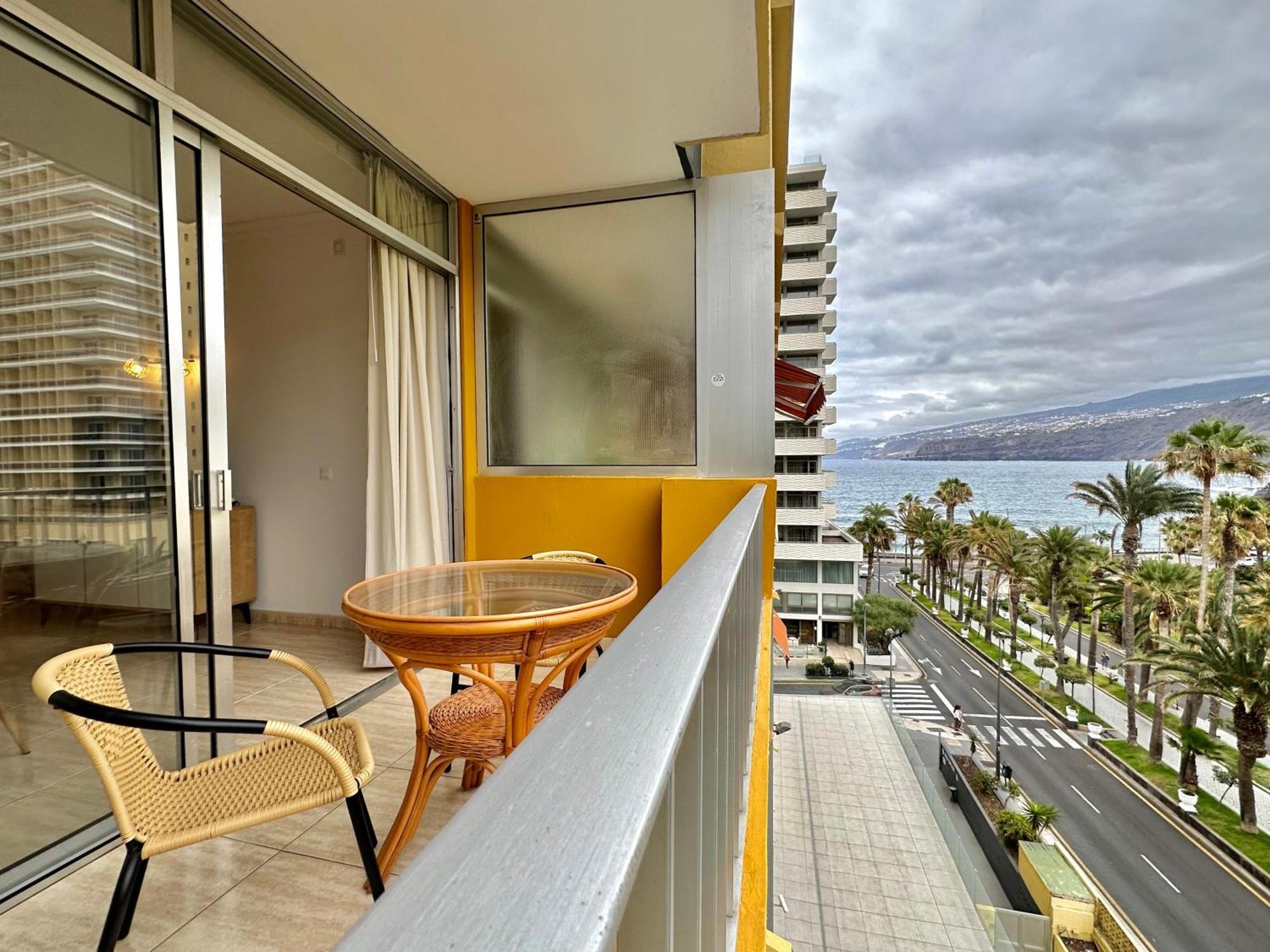 Palm Avenue - Adults Only -