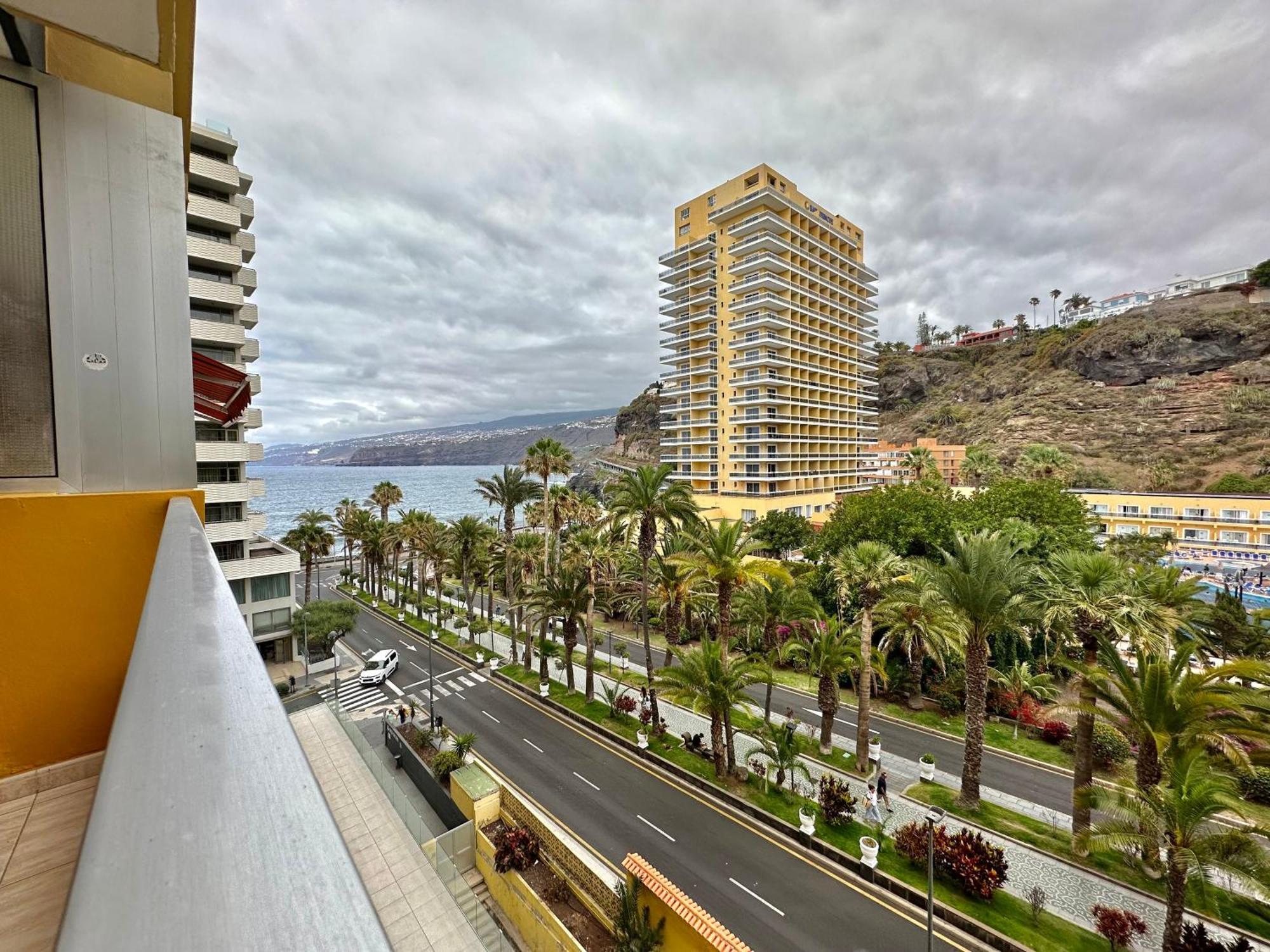 Palm Avenue - Adults Only -
